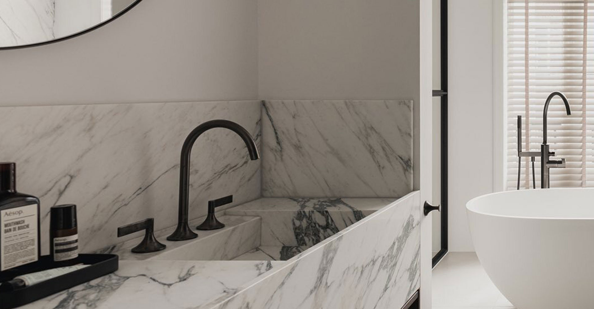 VAIA dark platinum matt
