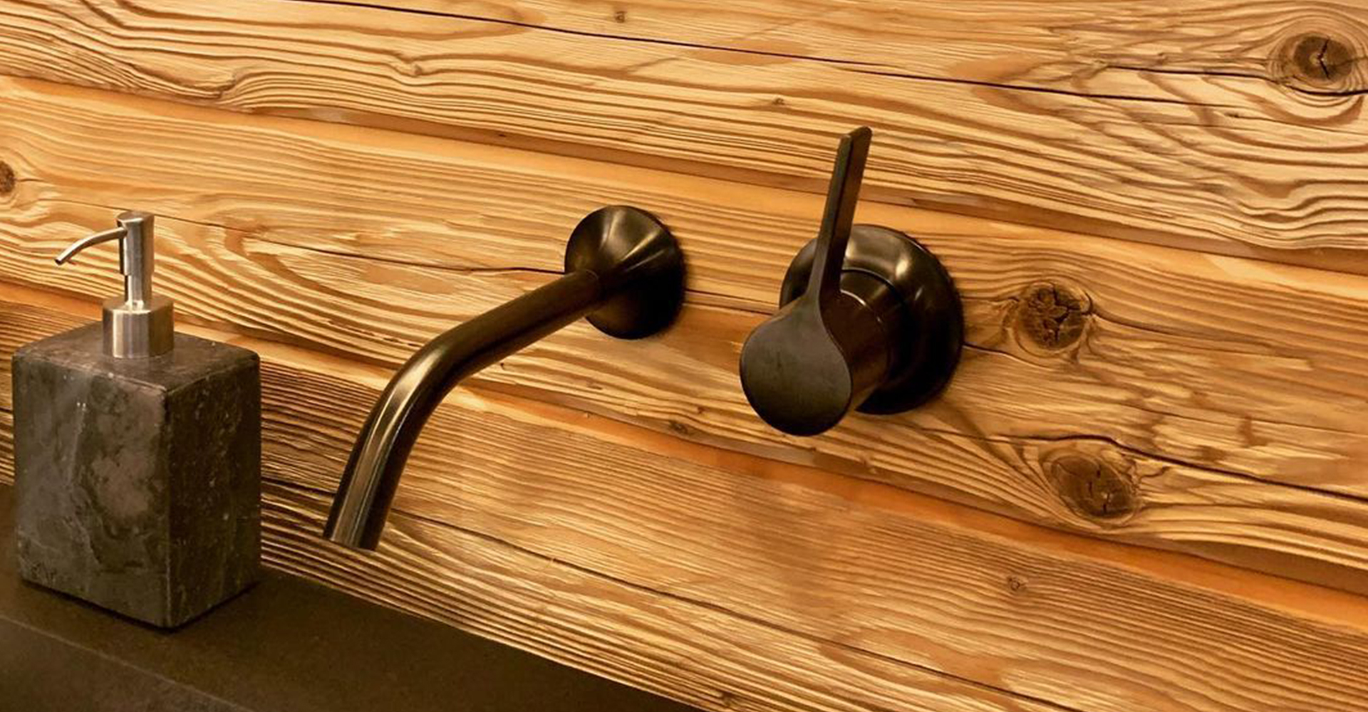 VAIA tap dark platinum matt